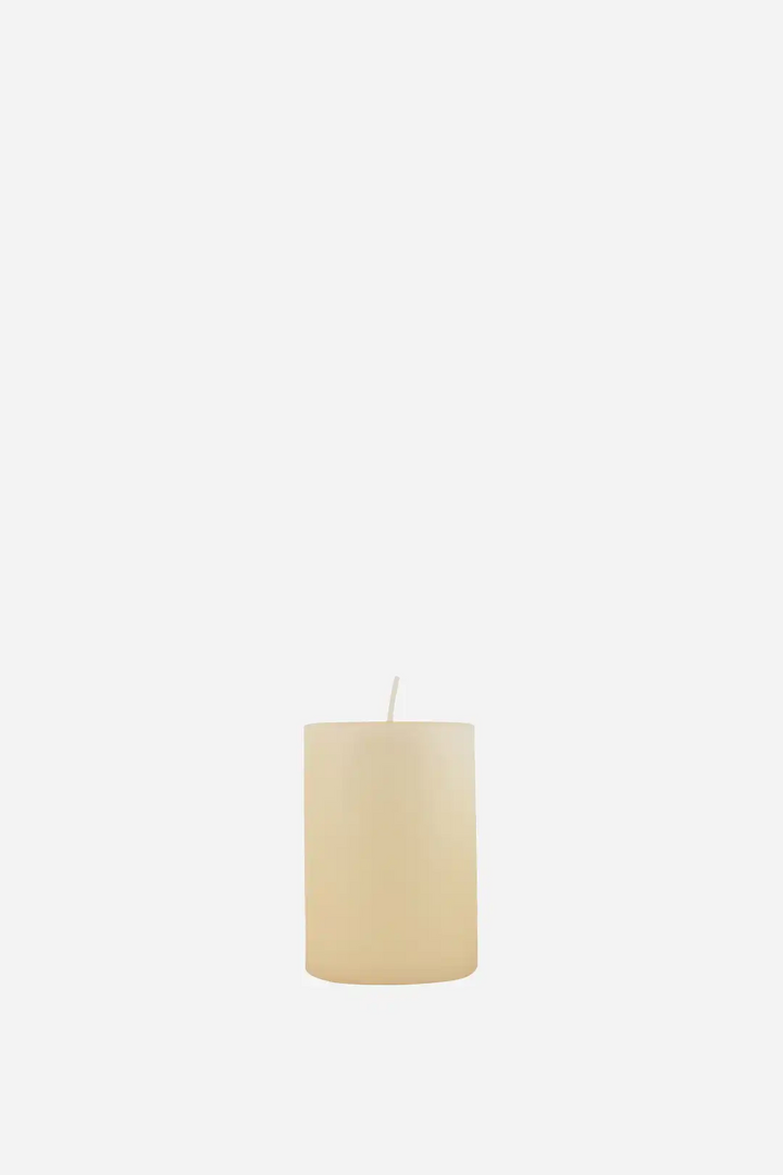 White rectangular device with a black 'U' symbol on a white background