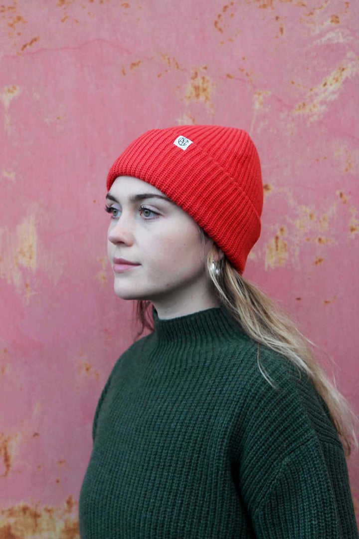 MSCH Galine Beanie / Aurora Red