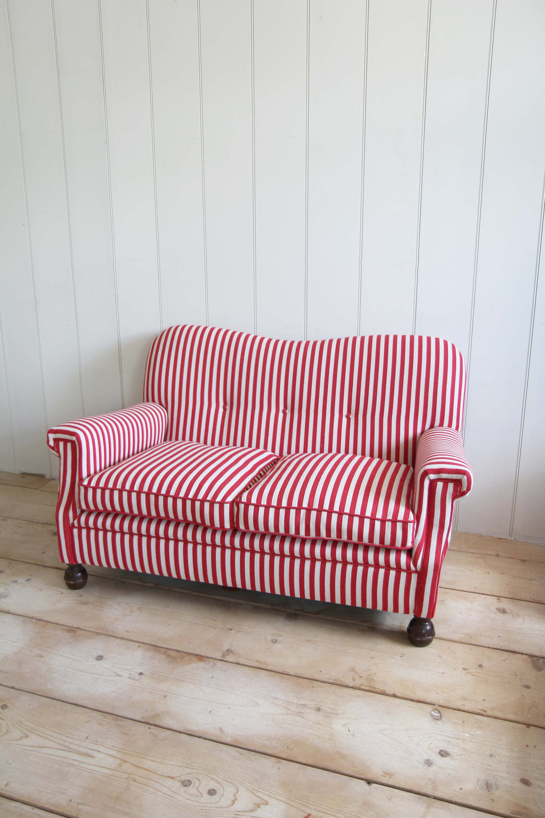 2 Seat Sofa / Red Stripe