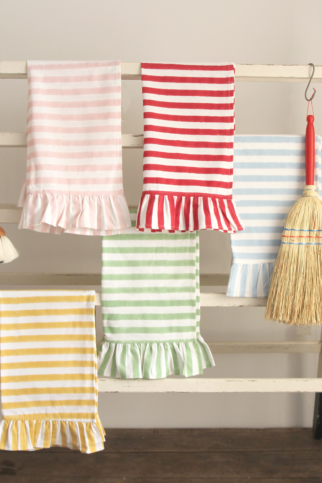 Ruffle Stripe T-Towel / Yellow