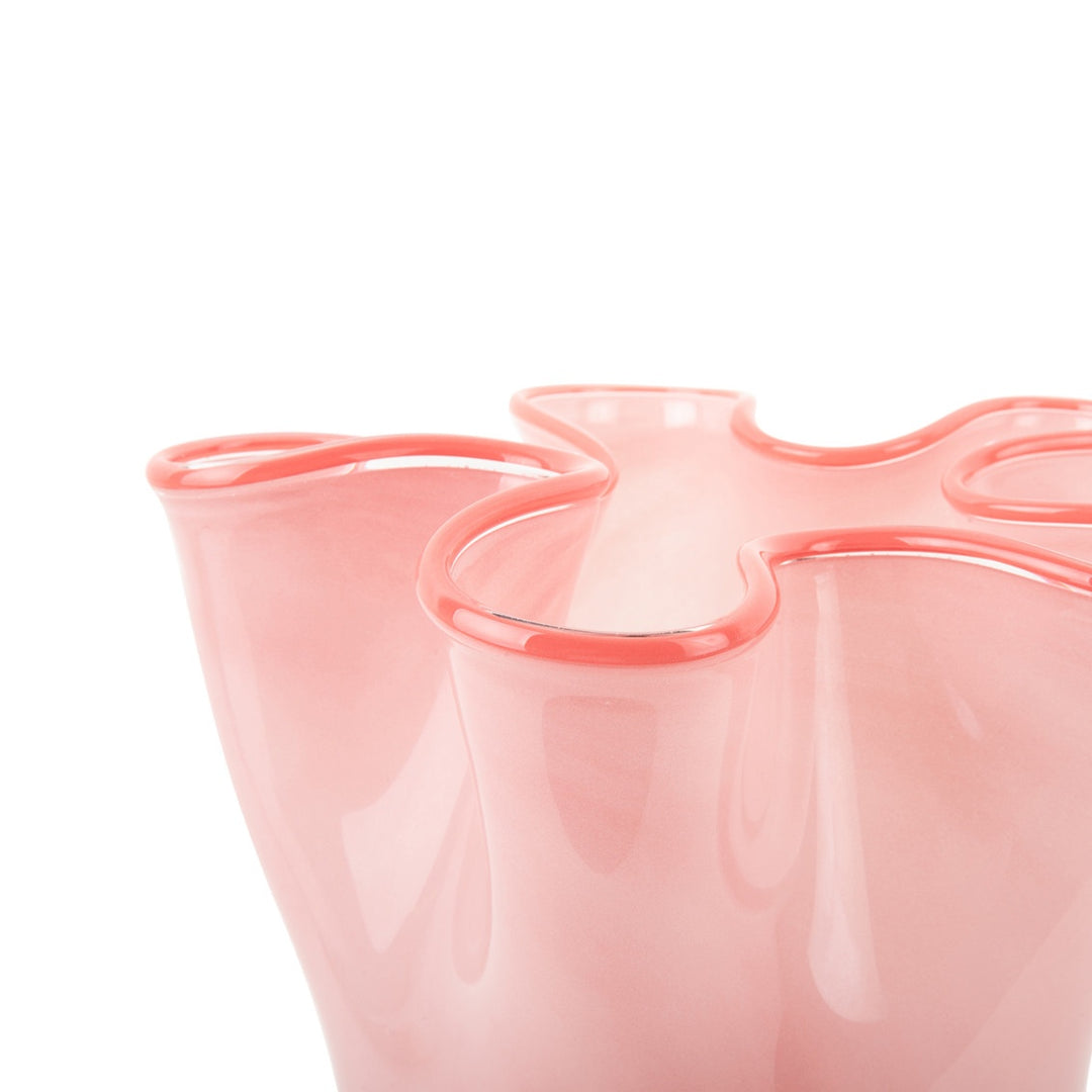 ruffles vase in soft pink with pink rim