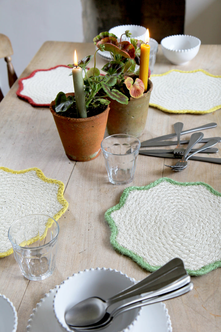 Scallop Placemats Set of 6 / Daffodil Yellow