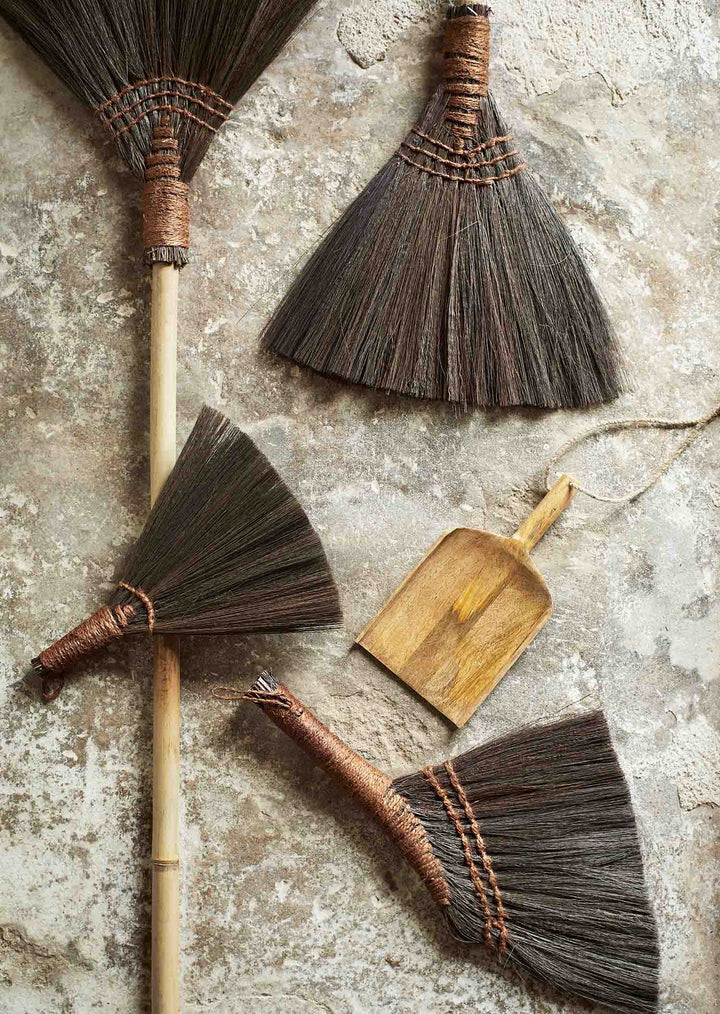 Seagrass Broom L:38 Cm