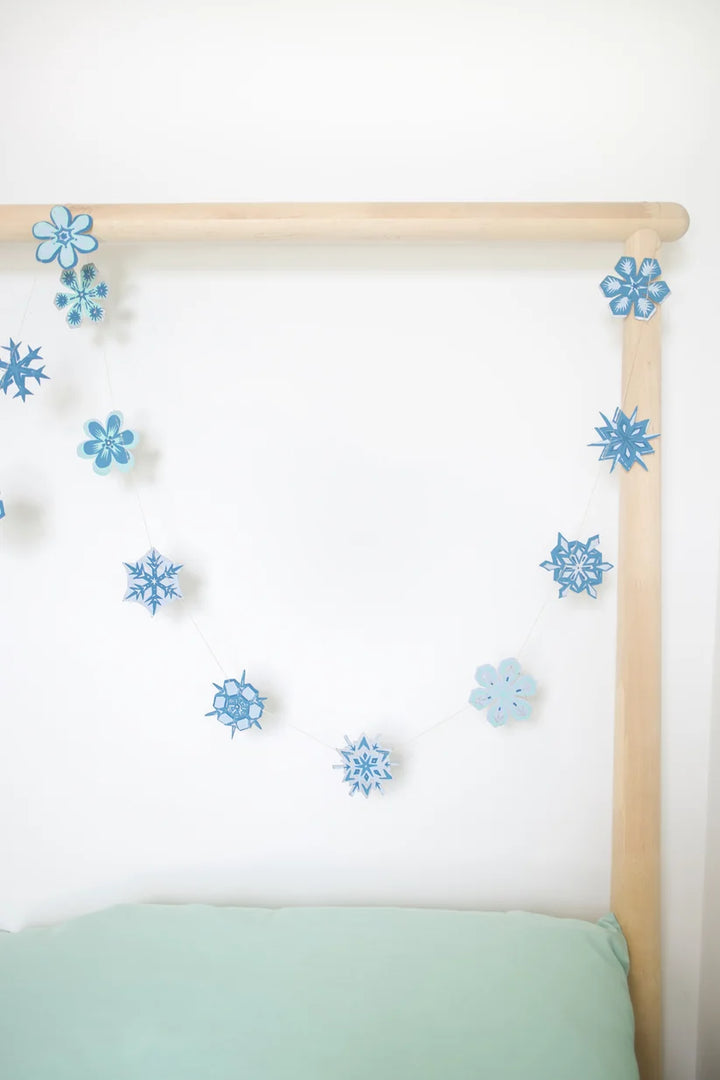 Snowflakes Garland