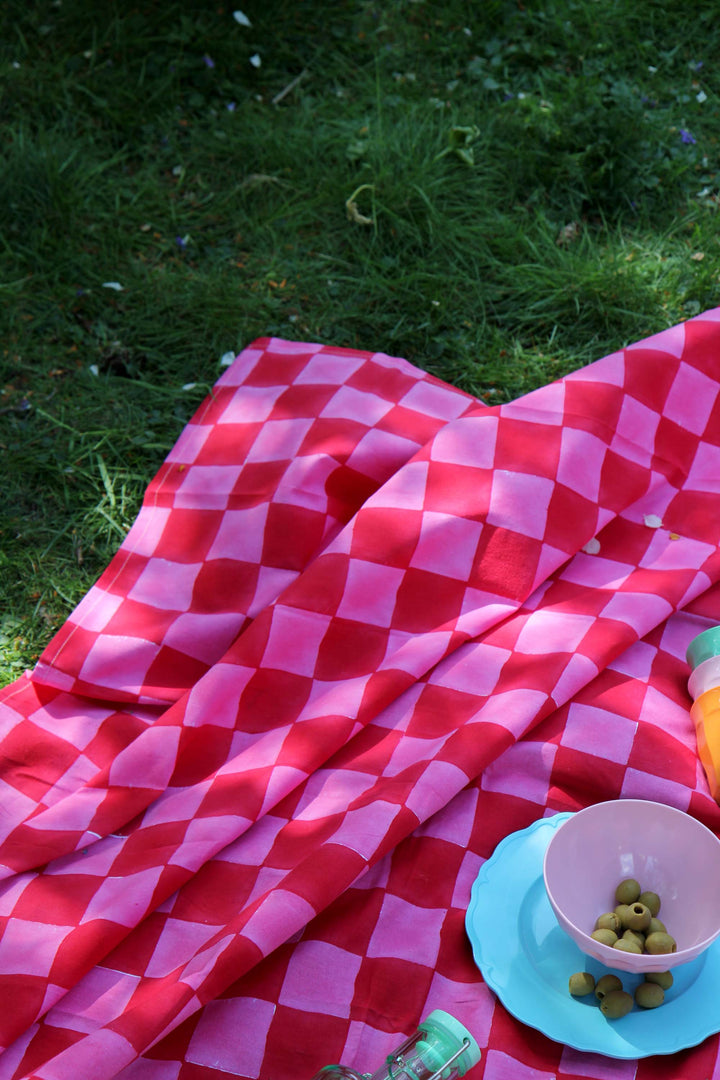 Tablecloth / Red Pink Checkerboard