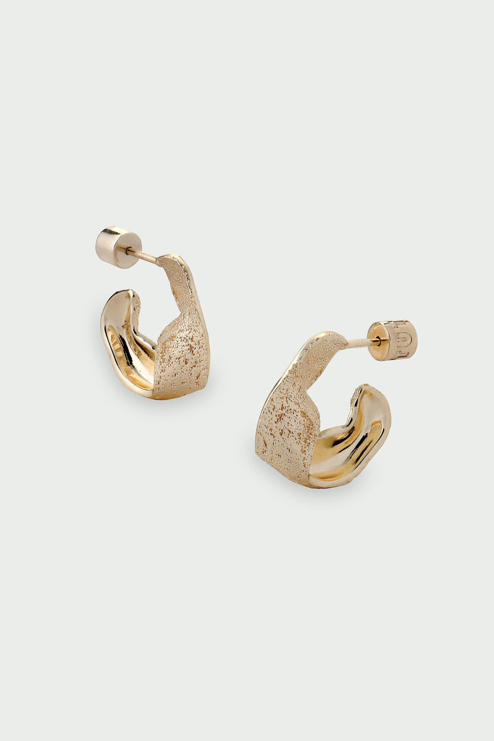 Wave Earrings / Gold