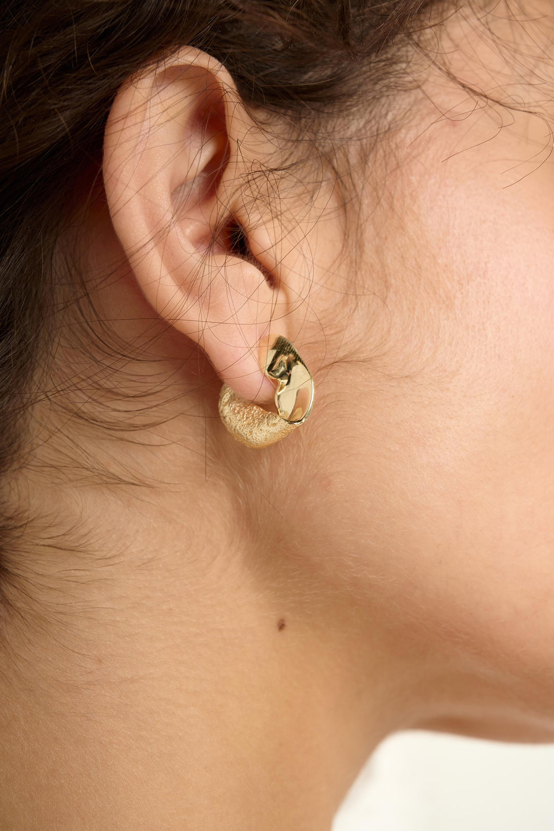 Wave Earrings / Gold
