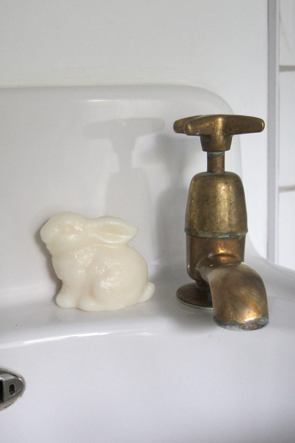 Bunny Shaped Soap with Sheeps Milk / White.