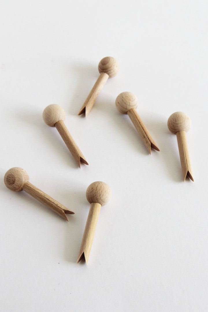 6 Wooden Pegs / Natural