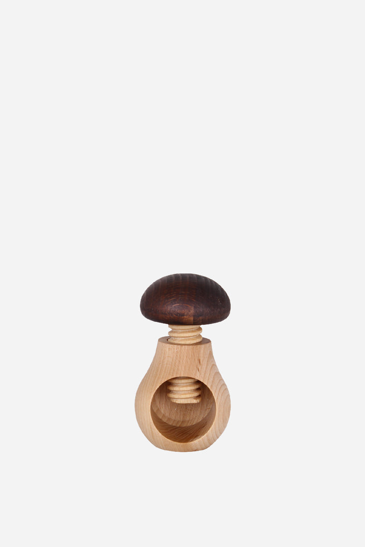 Nutcracker / Mushroom Brown