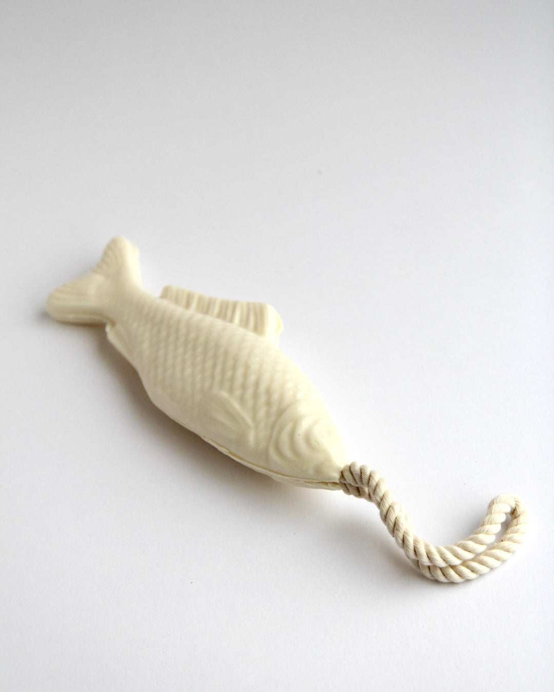 https://domesticsciencehome.co.uk/cdn/shop/products/fish-soap-on-a-rope-domestic-science-home.jpg?v=1696243560&width=1080