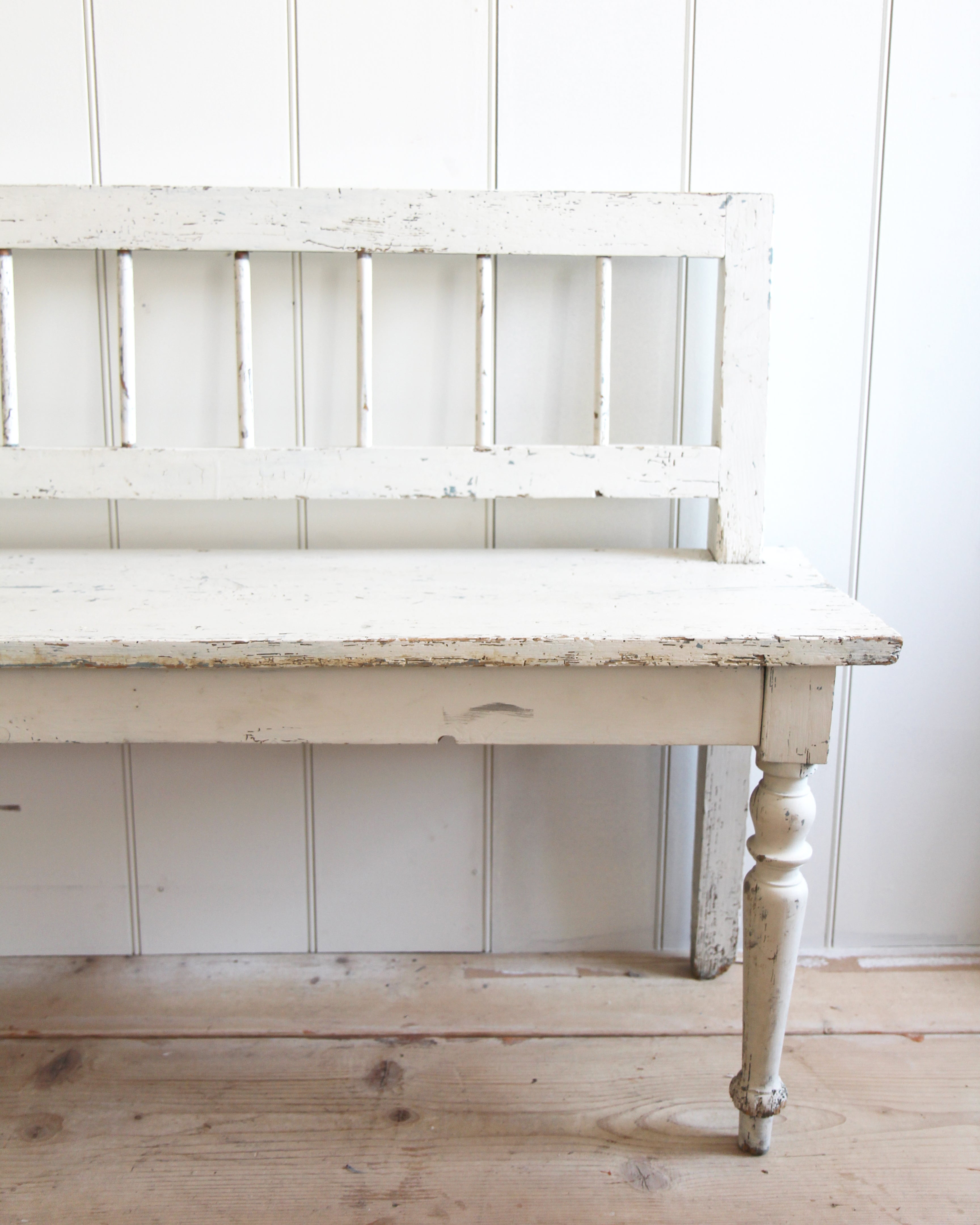 Distressed deals white bench